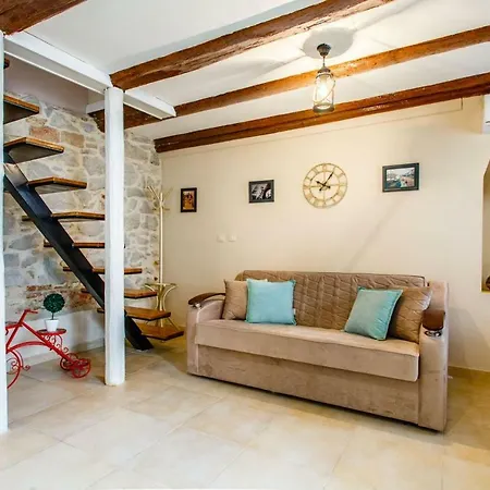 Apartament House 